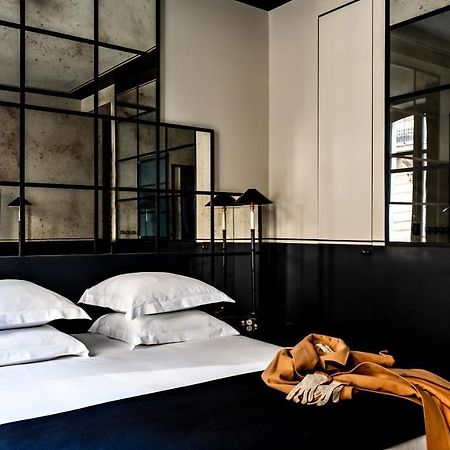 ムッシュー ジョルジュ ホテル&スパ シャンゼリゼ パリ エクステリア 写真 A room at the Hotel 57