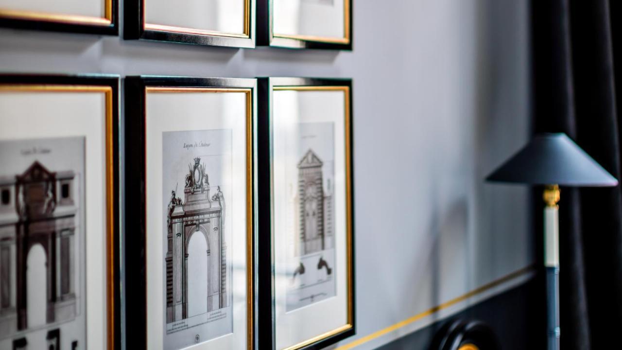 ムッシュー ジョルジュ ホテル&スパ シャンゼリゼ パリ エクステリア 写真 Framed prints