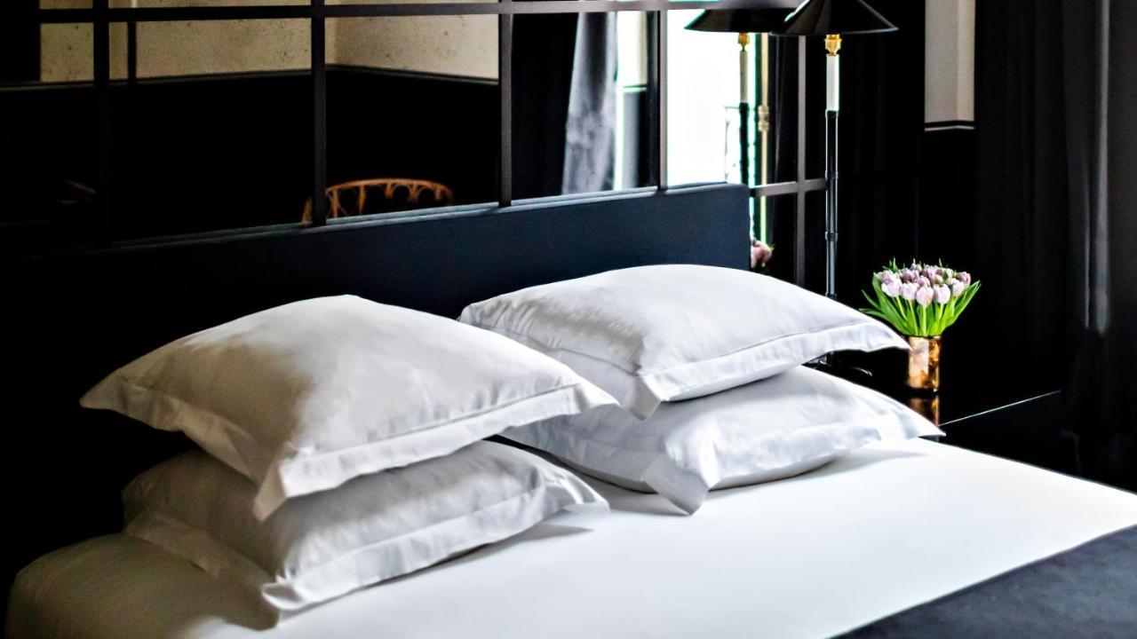 ムッシュー ジョルジュ ホテル&スパ シャンゼリゼ パリ エクステリア 写真 Silk pillowcase