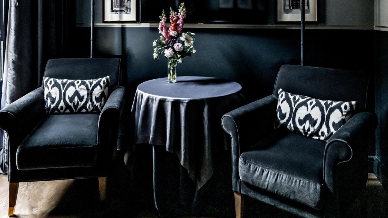 ムッシュー ジョルジュ ホテル&スパ シャンゼリゼ パリ エクステリア 写真 The interior of the lounge