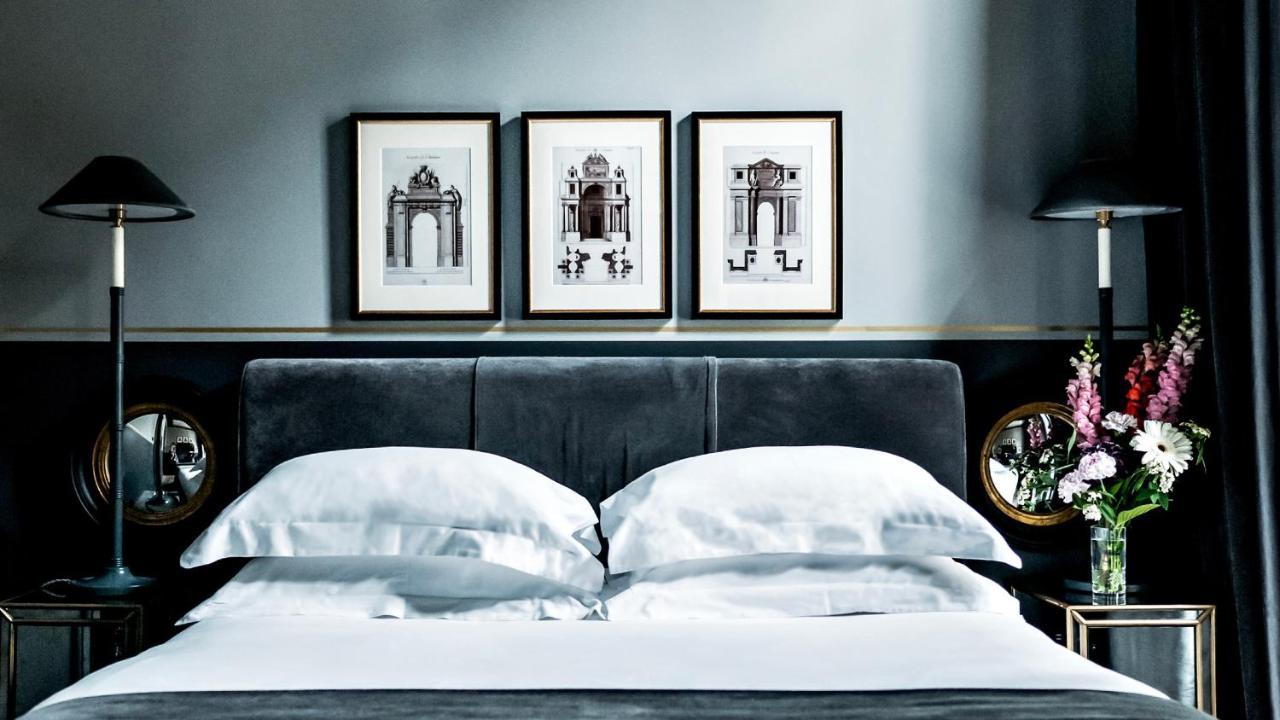 ムッシュー ジョルジュ ホテル&スパ シャンゼリゼ パリ エクステリア 写真 A bedroom at the hotel